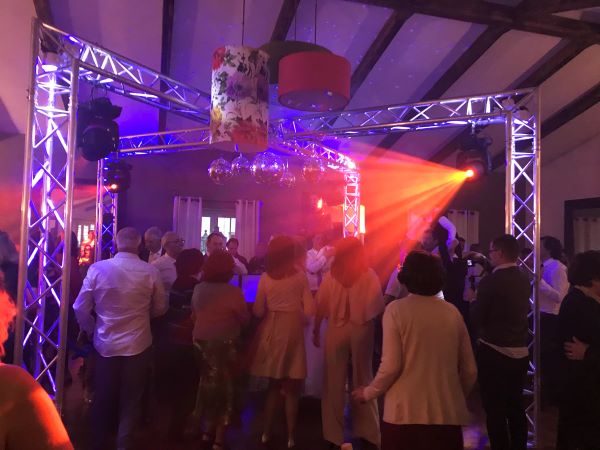 DJ e Audiovisuais em casamento