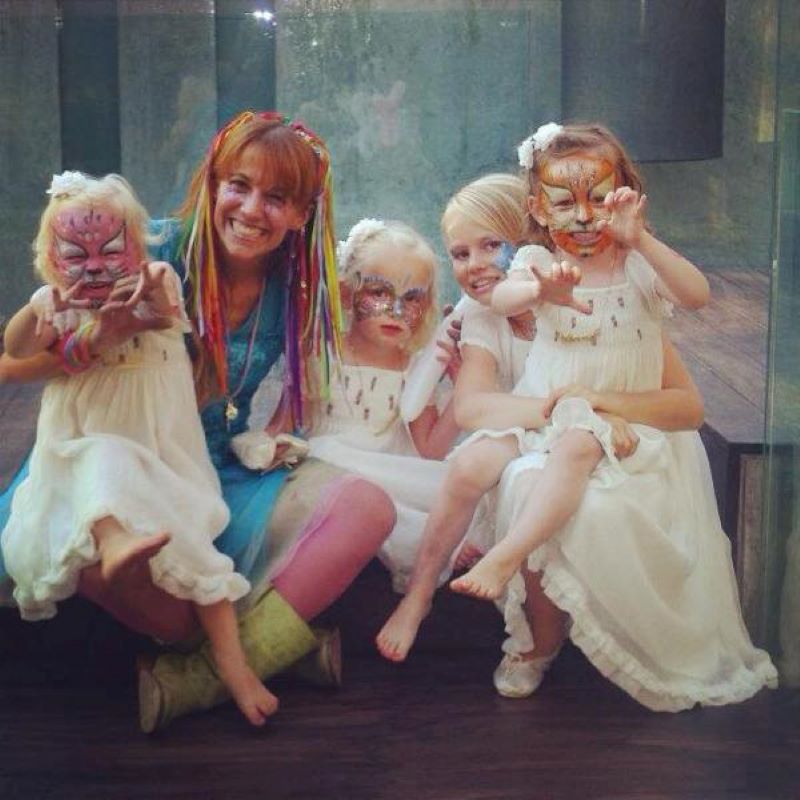 Bonequinha Karyna com Princesinhas nas Areias do Seixo