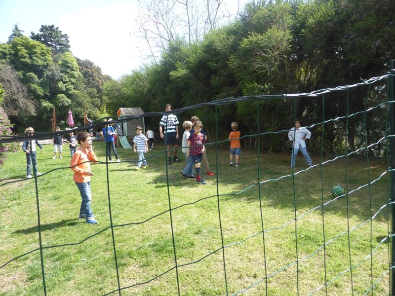 Jogo de Futebol com arbitro e balizas uma animacao perfeita para os rapazes que adoram jogar futebol